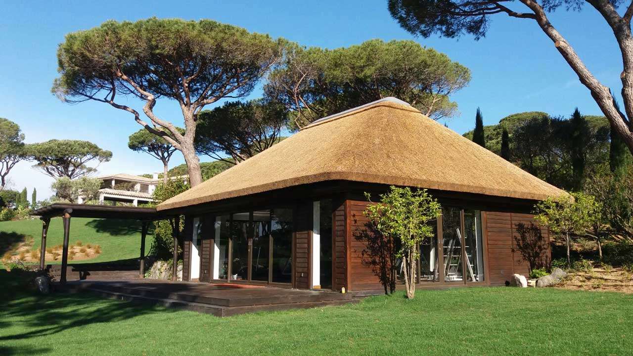 Una cabaña de Madera en St Tropez, Francia
